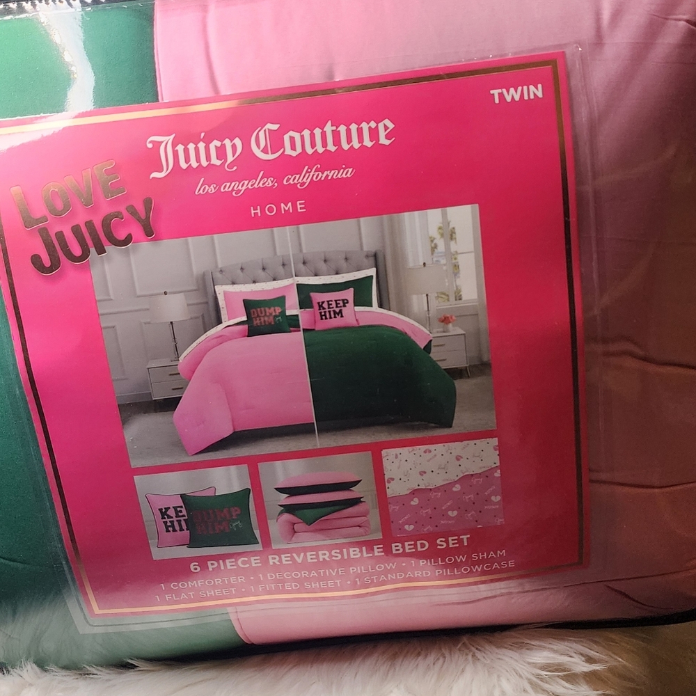 Juicy Coulture 6 PIECE REVERSIBLE BED SET
